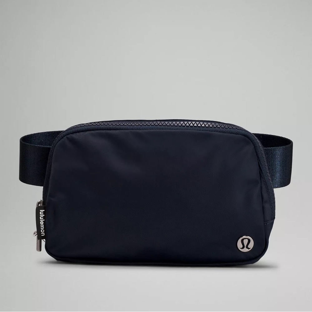 Lululemon Everywhere Belt Bag Black 1L